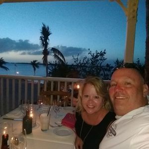 Meet your Posher, Dee